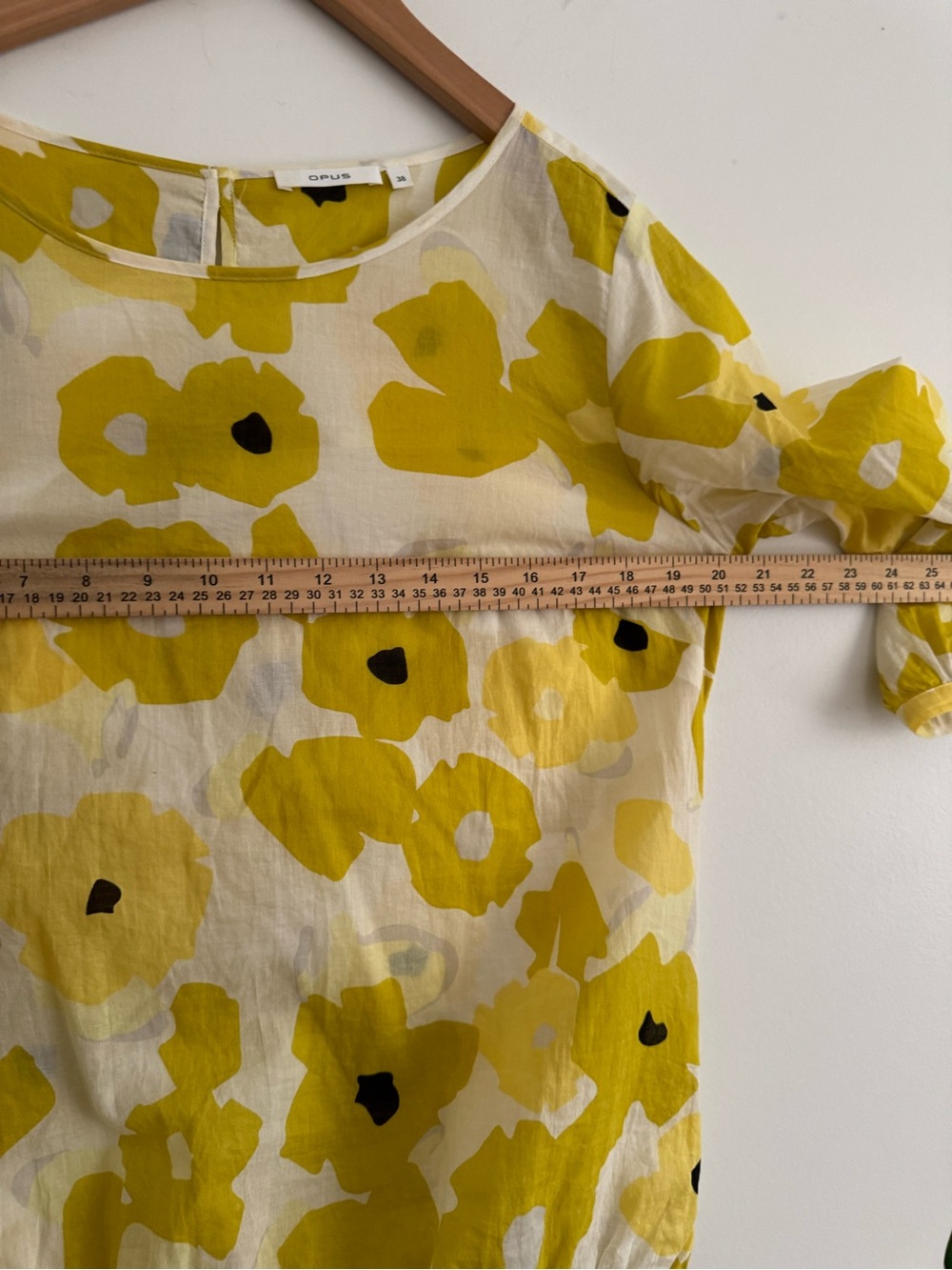 Yellow Floral Puff-Sleeve Blouse - Picture 3 of 7